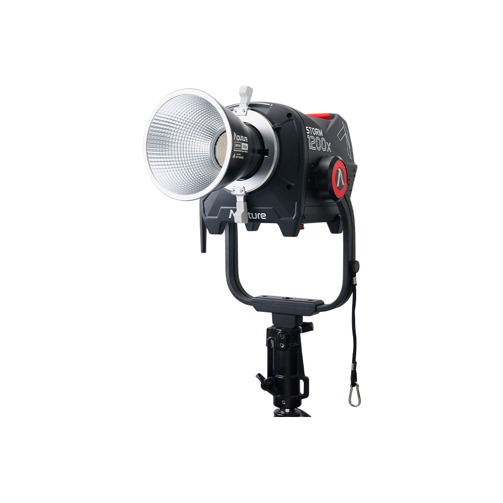 Aputure STORM 1200x lamp head and control box